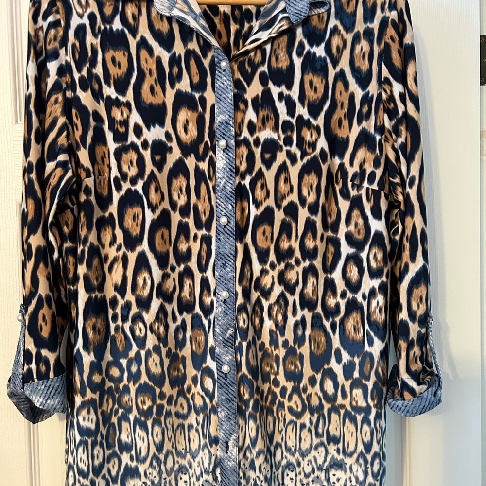 ANIMAL PRINT BLOUSE